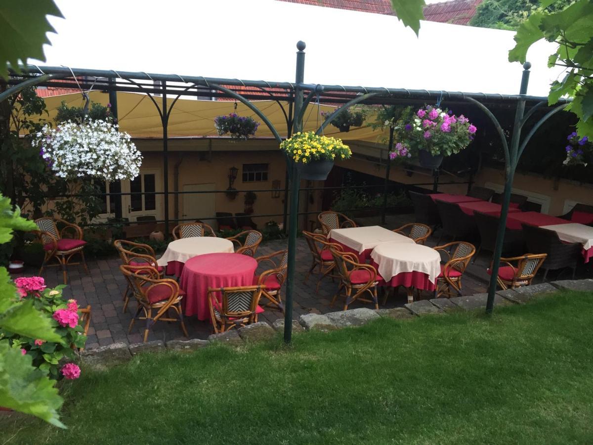 Hennekens Hof Guest house 2*