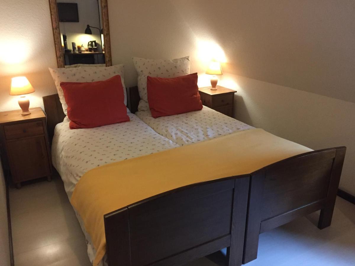 Hennekens Hof Guest house 2*